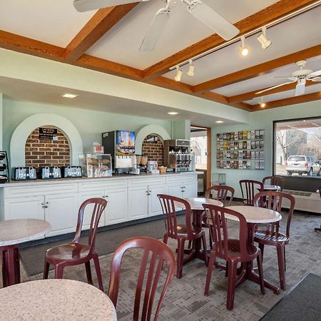 Econo Lodge Inn & Suites Rehoboth Beach Bagian luar foto