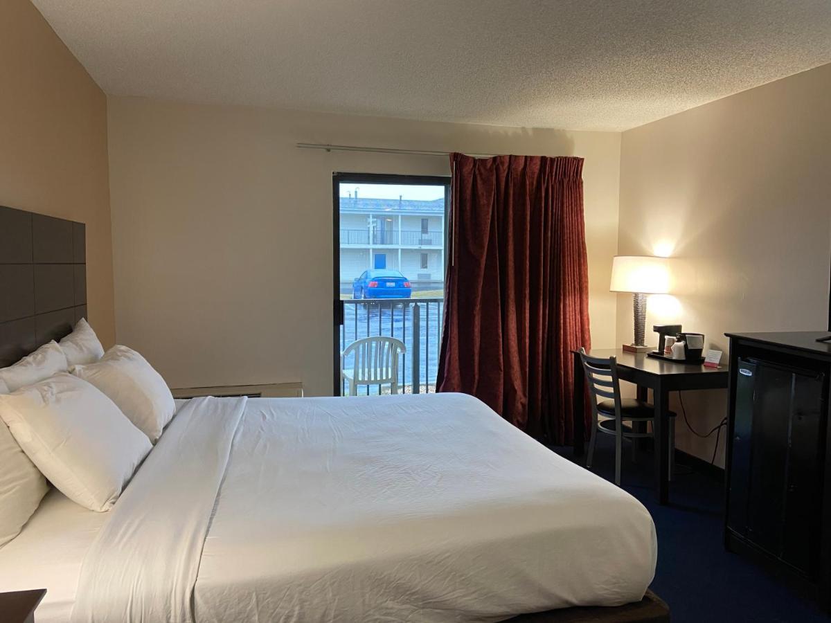 Econo Lodge Inn & Suites Rehoboth Beach Bagian luar foto