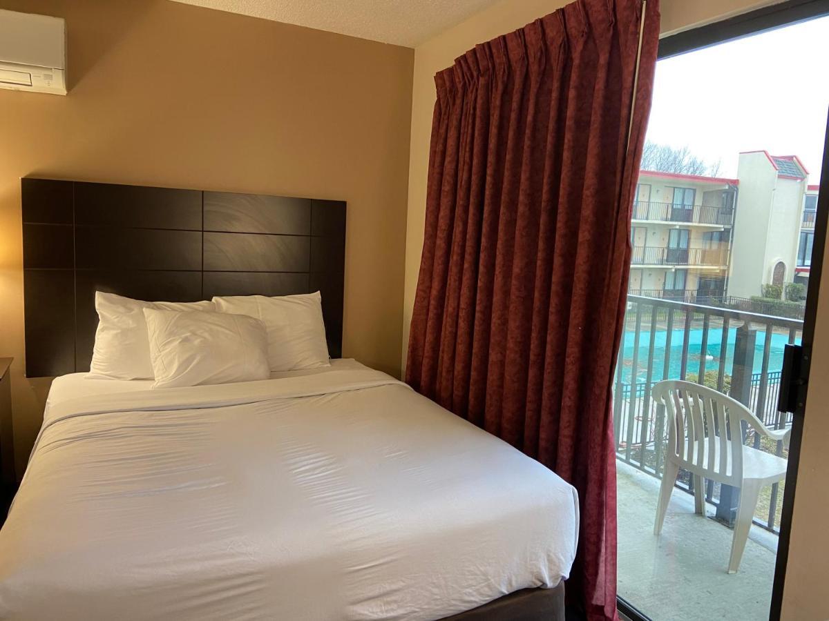Econo Lodge Inn & Suites Rehoboth Beach Bagian luar foto