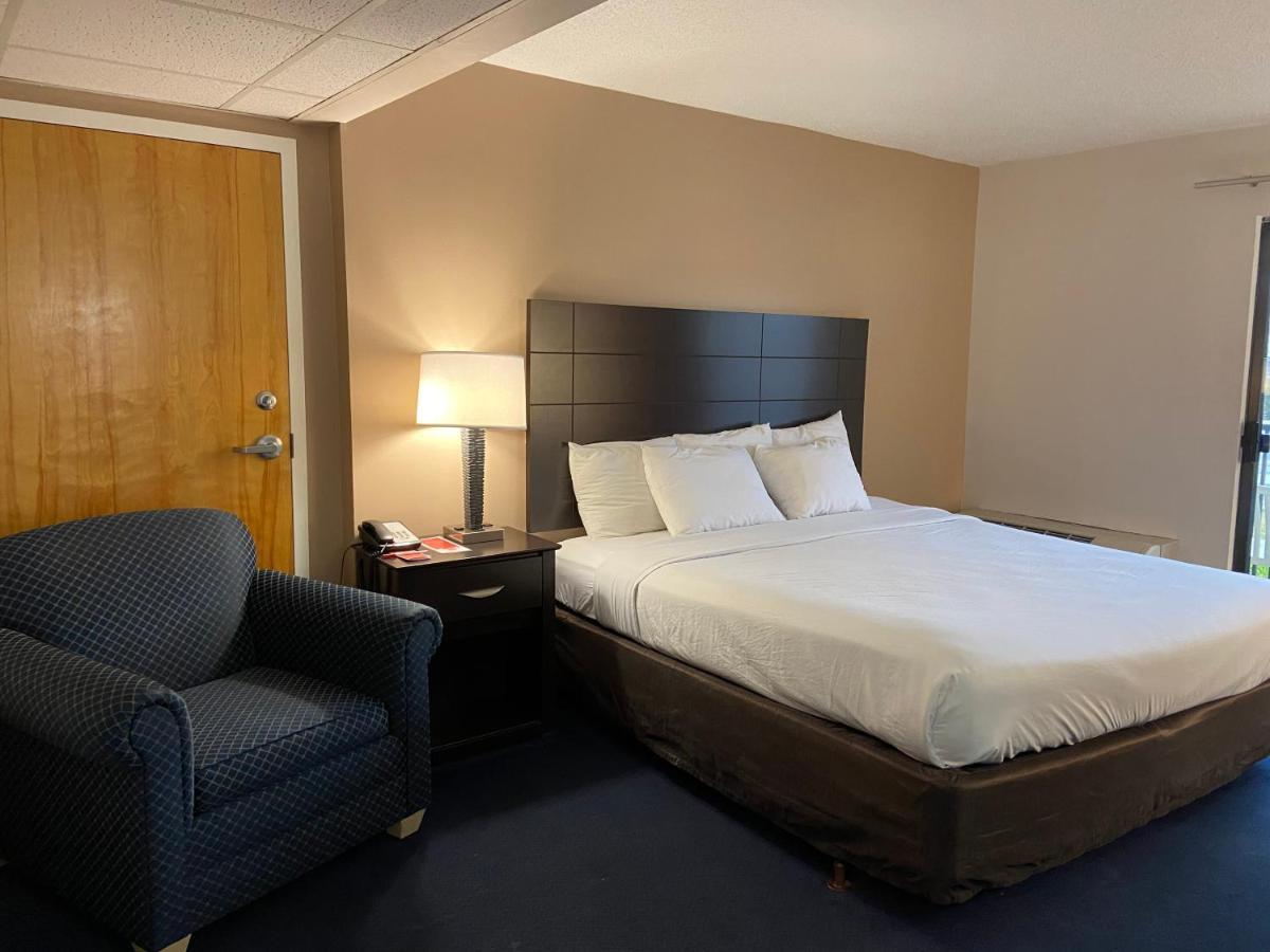 Econo Lodge Inn & Suites Rehoboth Beach Bagian luar foto
