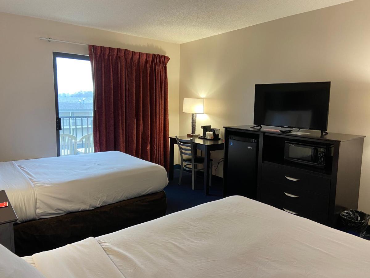 Econo Lodge Inn & Suites Rehoboth Beach Bagian luar foto