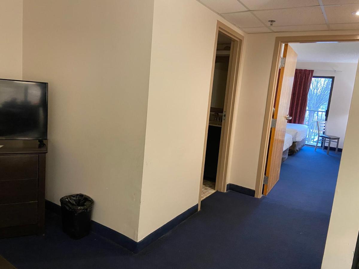 Econo Lodge Inn & Suites Rehoboth Beach Bagian luar foto