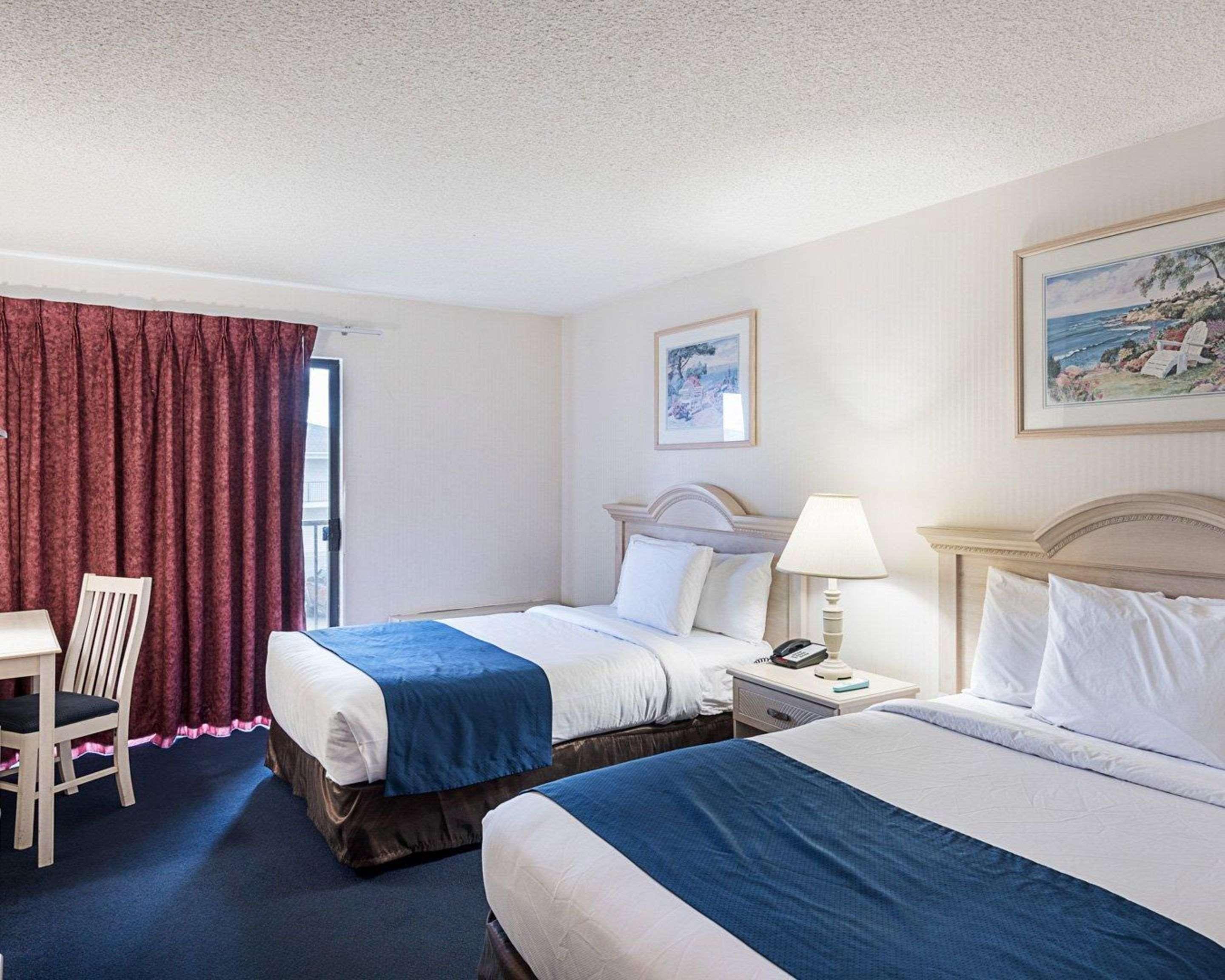 Econo Lodge Inn & Suites Rehoboth Beach Bagian luar foto