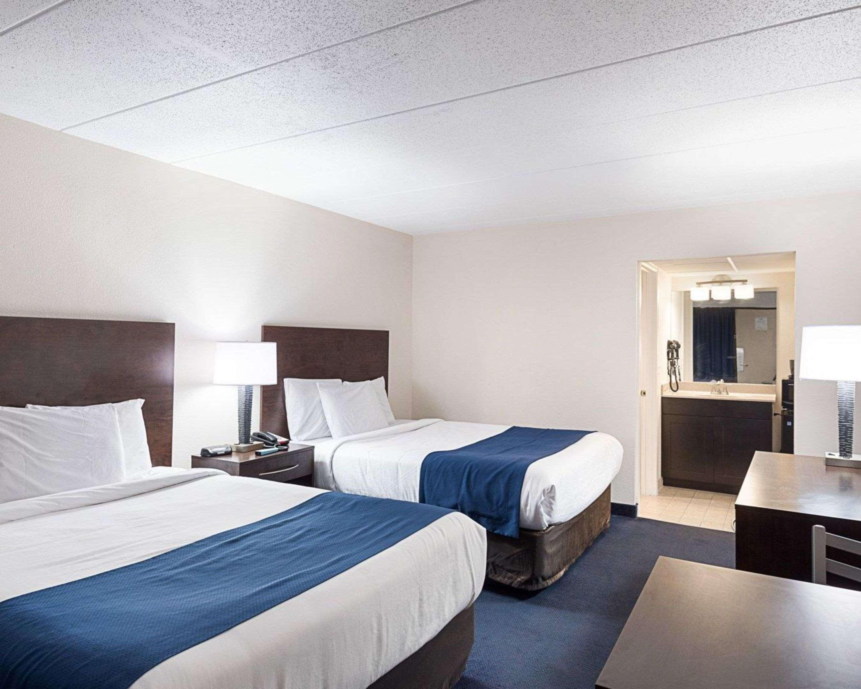 Econo Lodge Inn & Suites Rehoboth Beach Bagian luar foto
