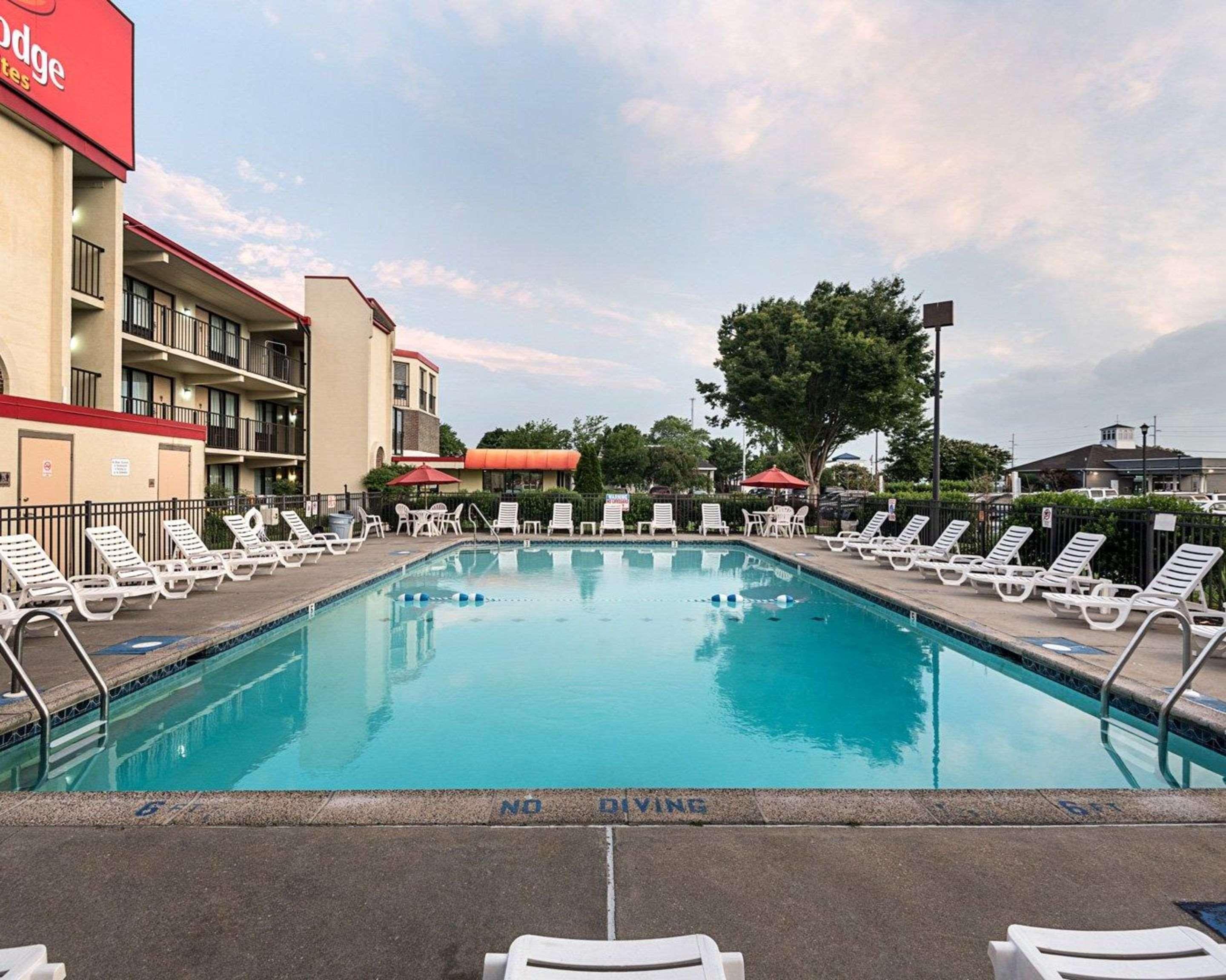 Econo Lodge Inn & Suites Rehoboth Beach Bagian luar foto