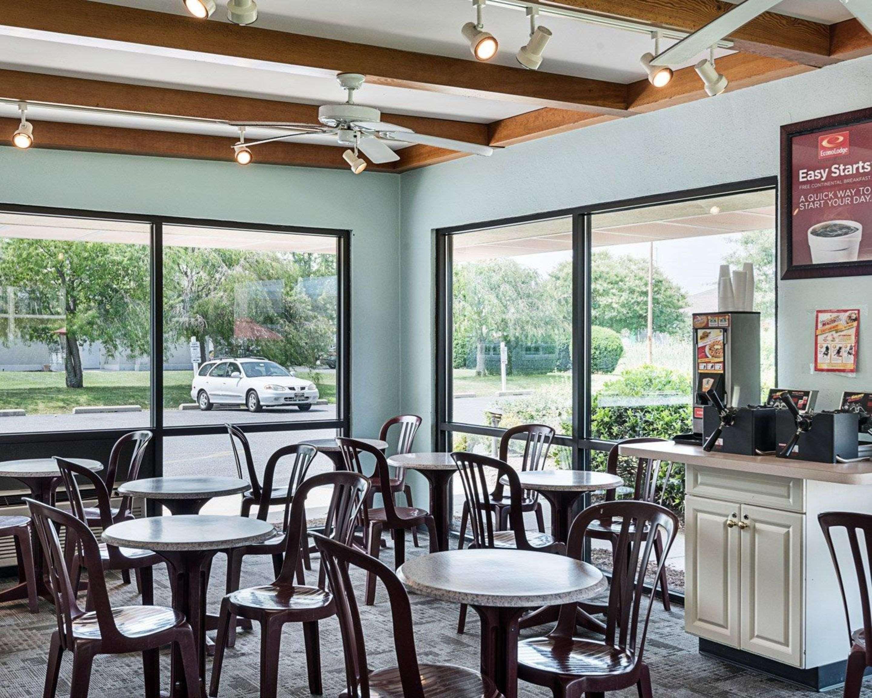 Econo Lodge Inn & Suites Rehoboth Beach Bagian luar foto