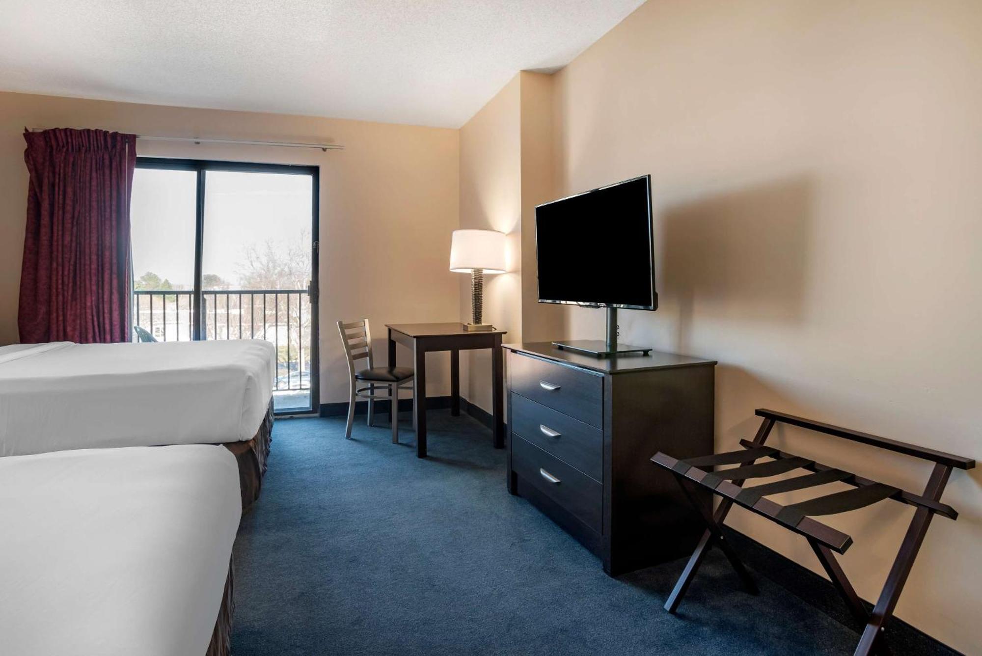 Econo Lodge Inn & Suites Rehoboth Beach Bagian luar foto