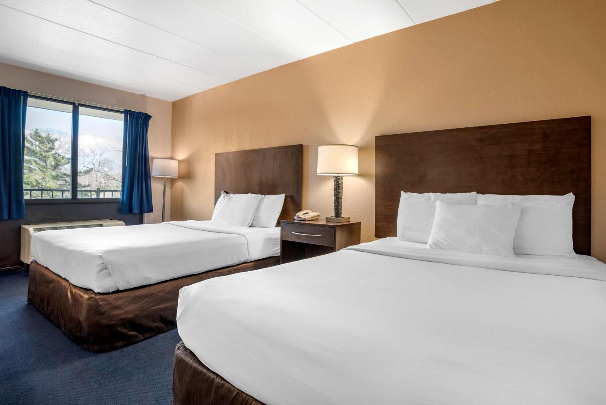 Econo Lodge Inn & Suites Rehoboth Beach Bagian luar foto