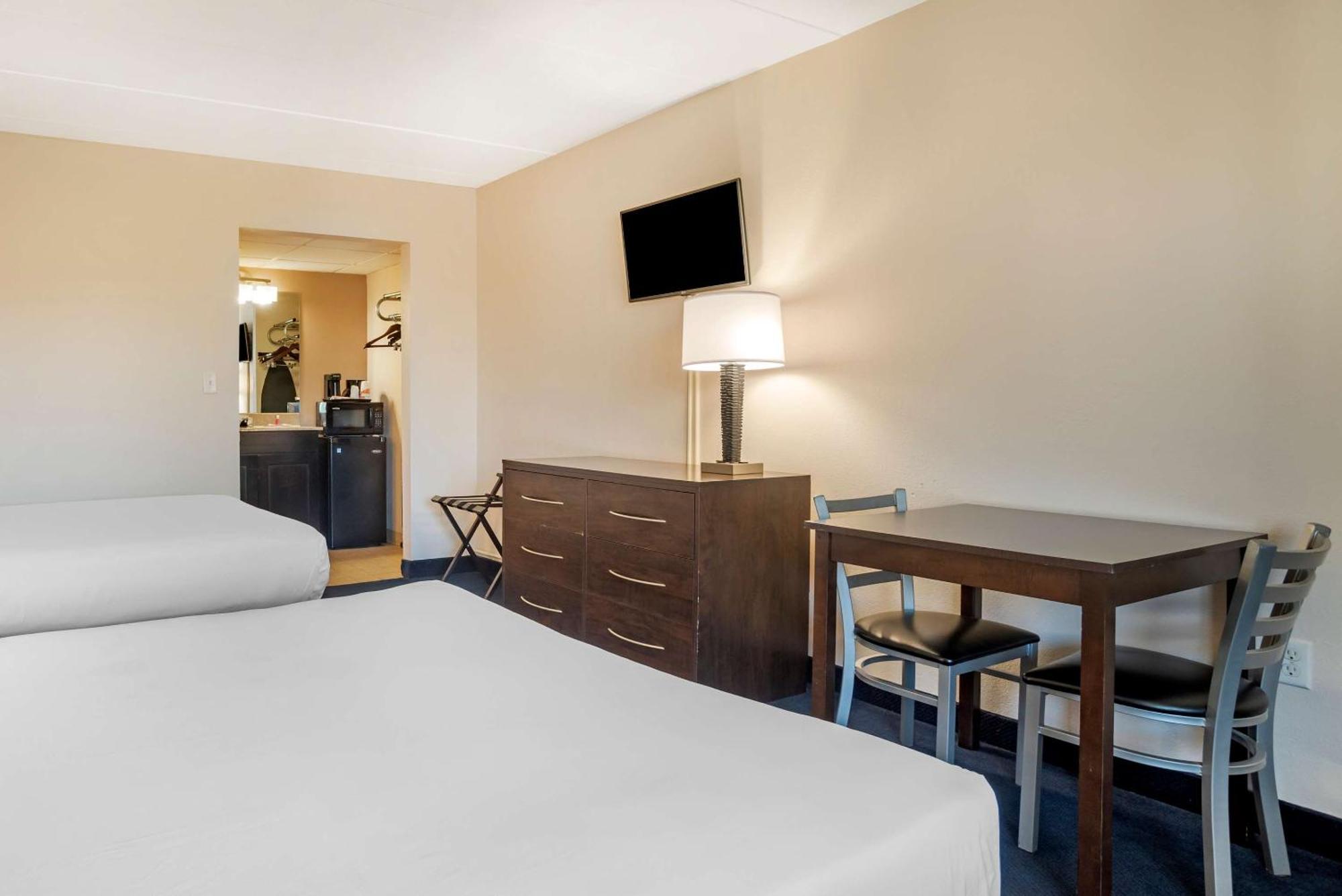 Econo Lodge Inn & Suites Rehoboth Beach Bagian luar foto