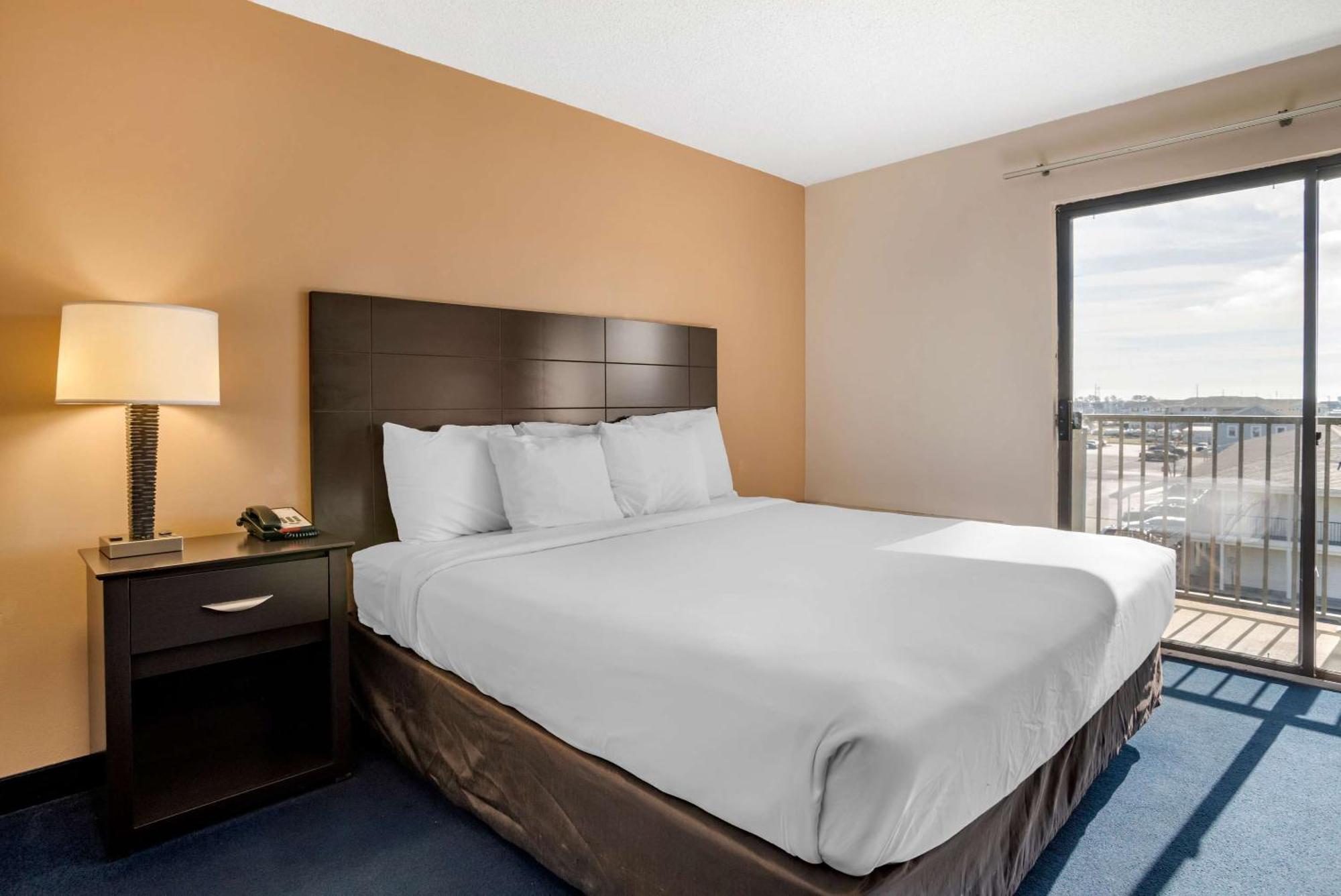 Econo Lodge Inn & Suites Rehoboth Beach Bagian luar foto