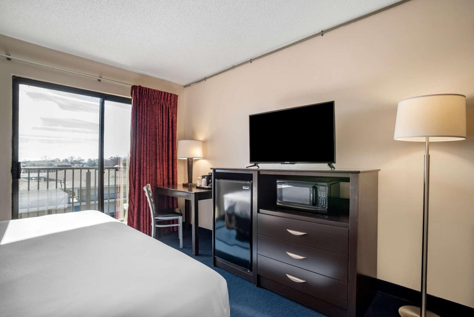 Econo Lodge Inn & Suites Rehoboth Beach Bagian luar foto