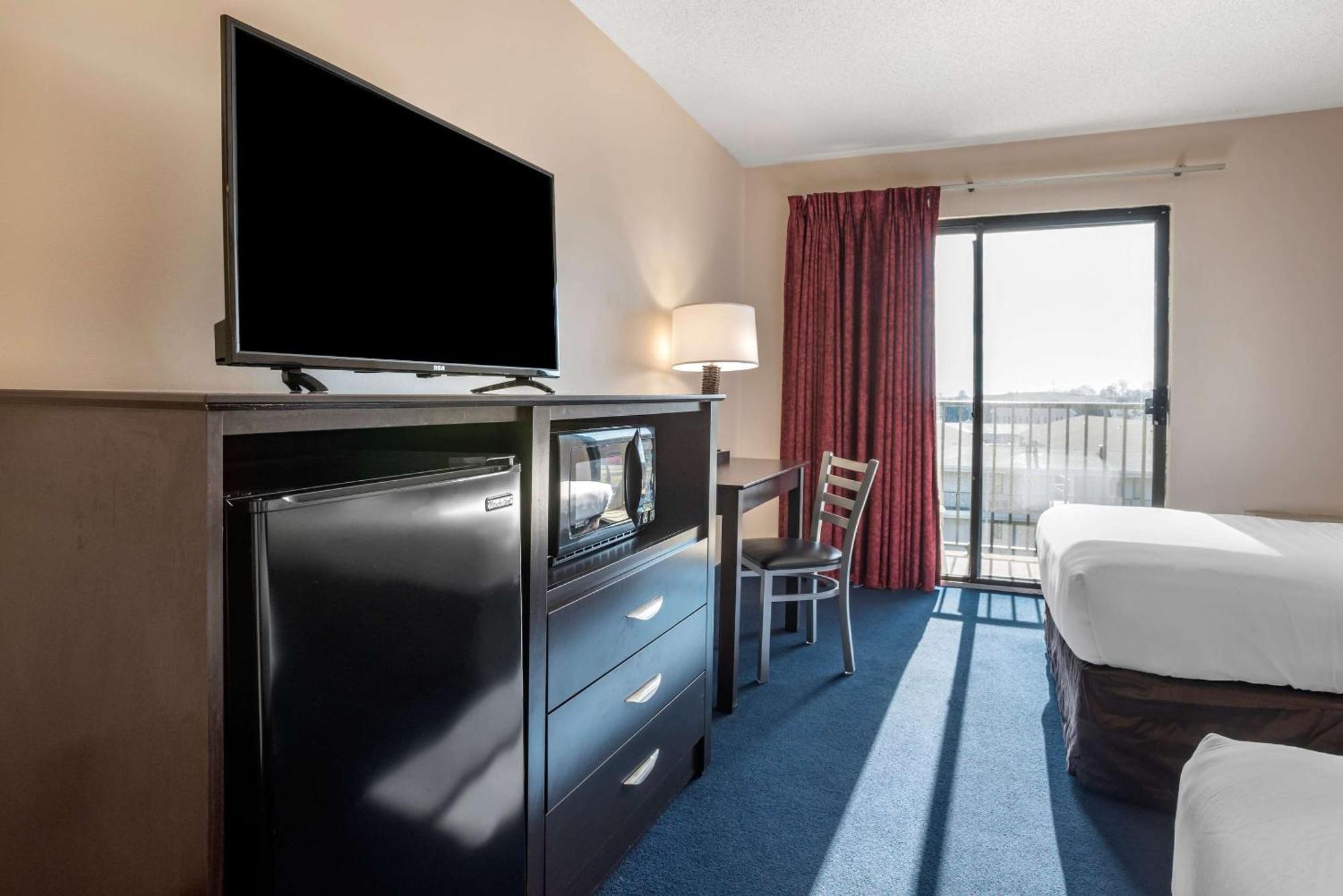 Econo Lodge Inn & Suites Rehoboth Beach Bagian luar foto