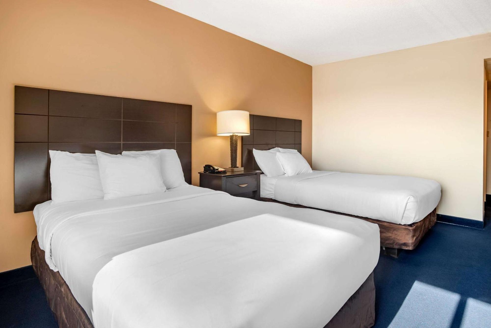 Econo Lodge Inn & Suites Rehoboth Beach Bagian luar foto