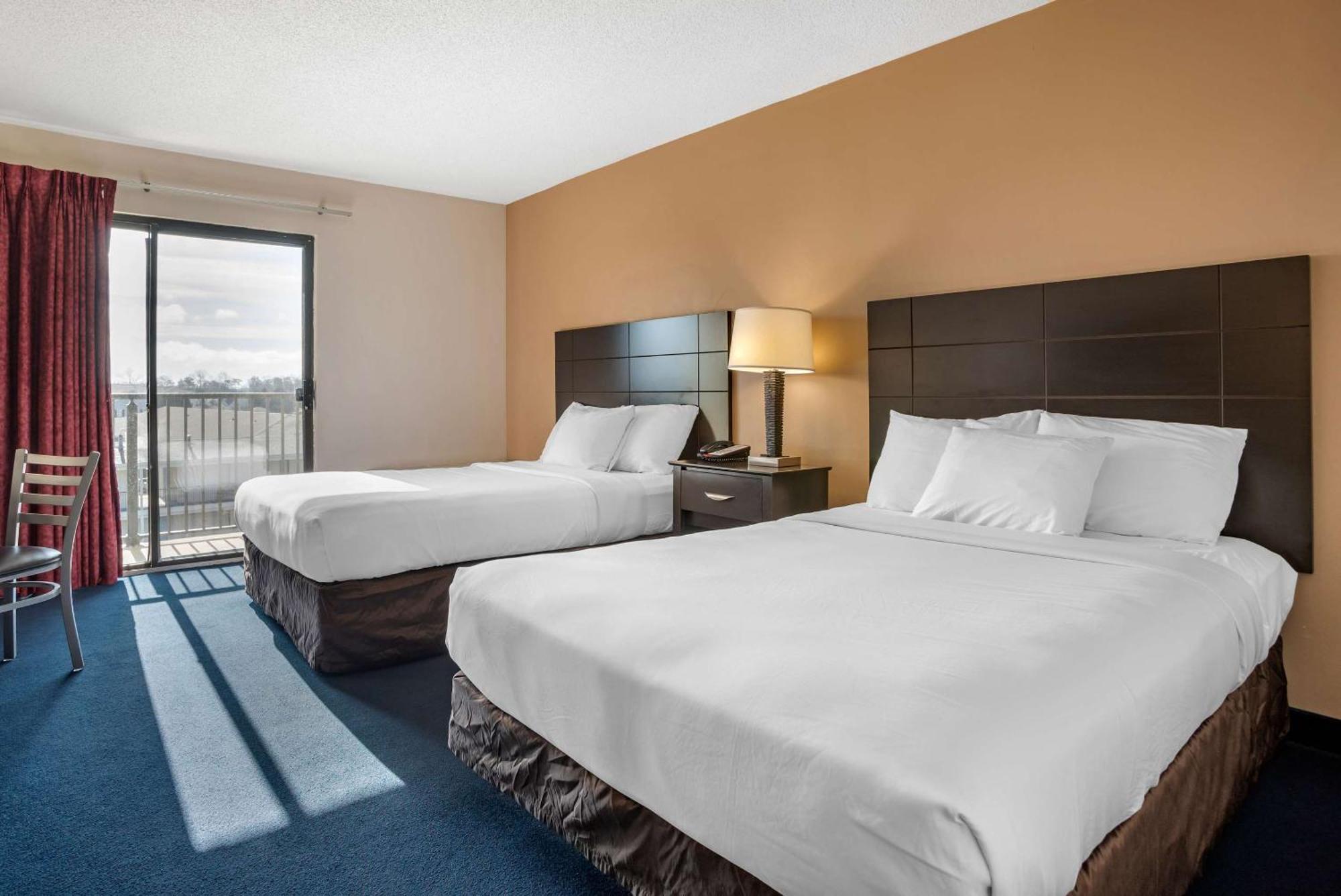 Econo Lodge Inn & Suites Rehoboth Beach Bagian luar foto