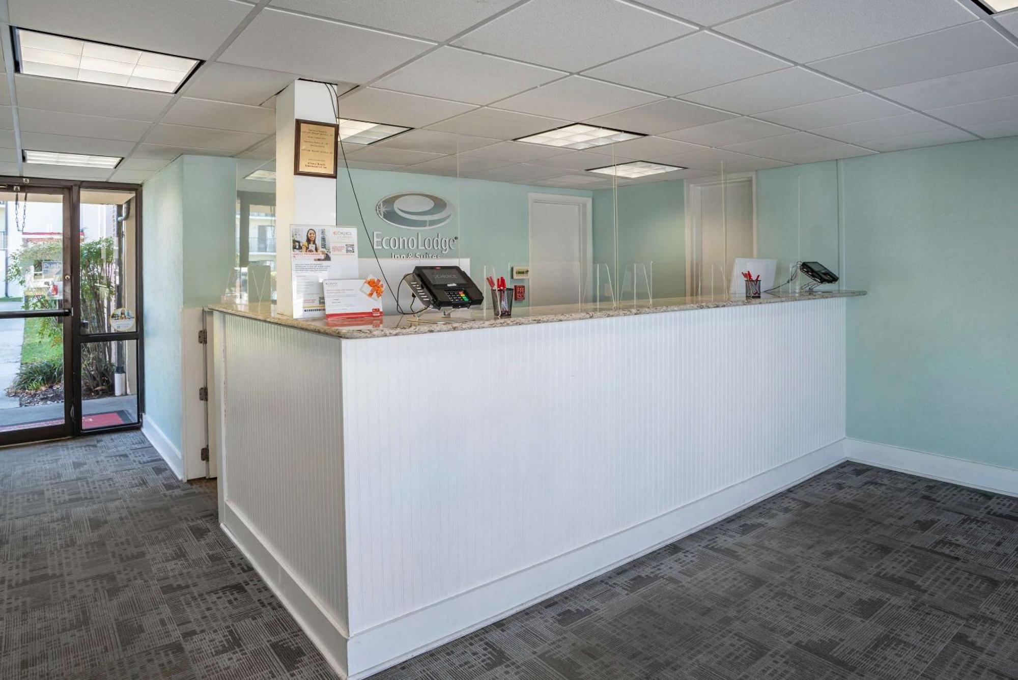 Econo Lodge Inn & Suites Rehoboth Beach Bagian luar foto