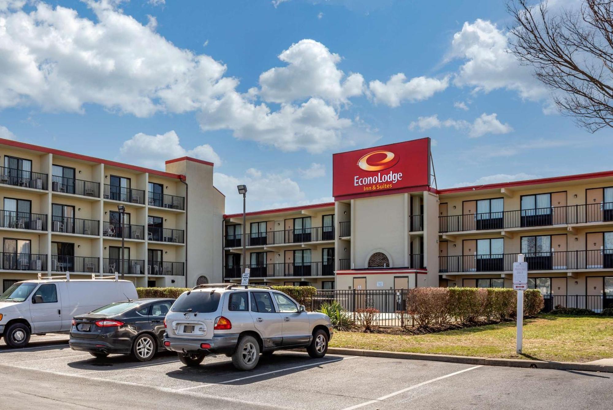 Econo Lodge Inn & Suites Rehoboth Beach Bagian luar foto