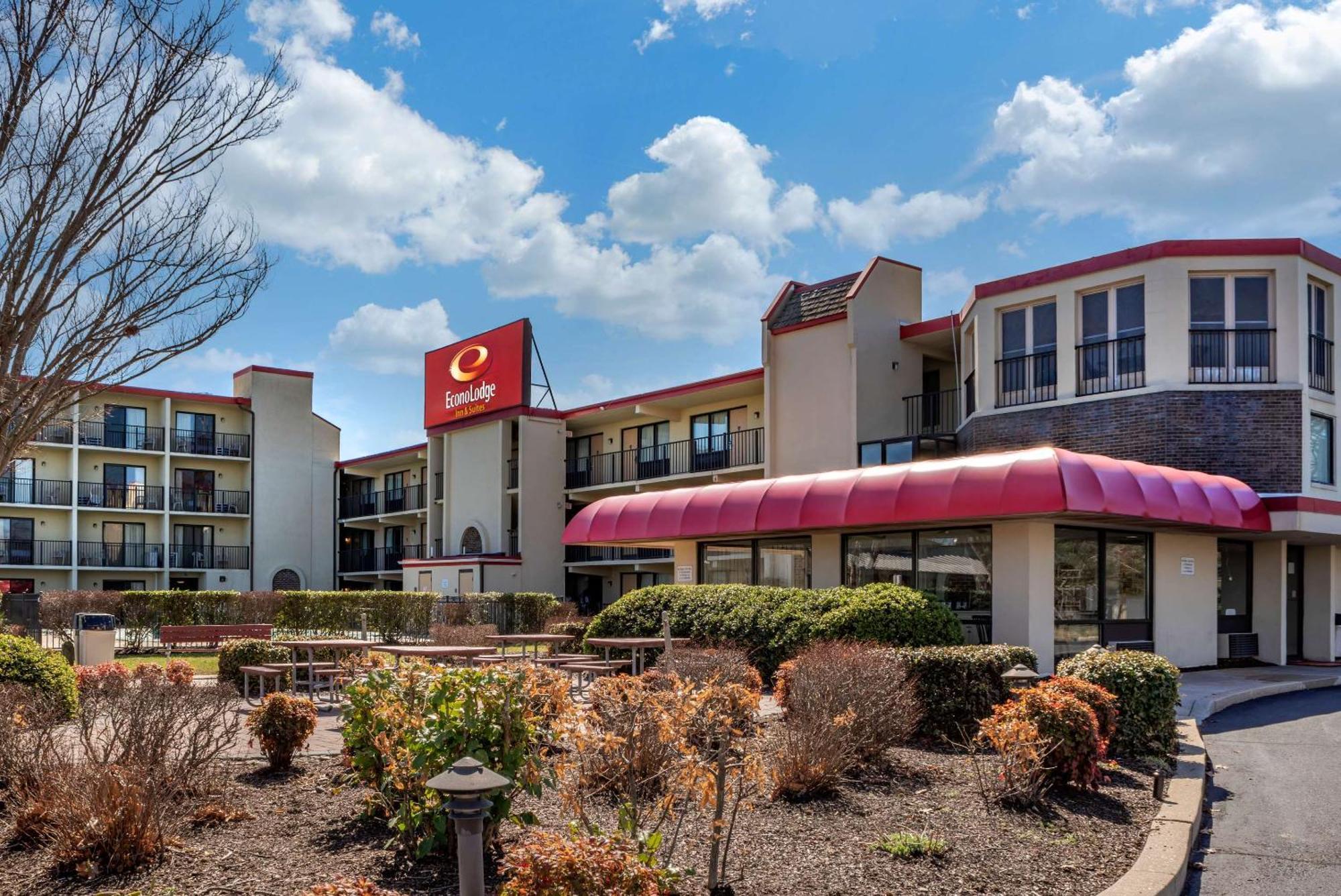 Econo Lodge Inn & Suites Rehoboth Beach Bagian luar foto